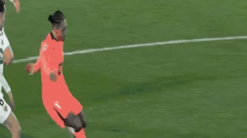 登贝莱惊艳全场：独中三元，送出关键助攻，造势不断，两度引发犯规，得分榜上8.6分耀眼